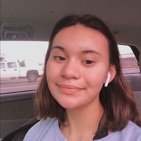 Profile Picture of Yaya Kopsho (@yayakopsho) on Poshmark
