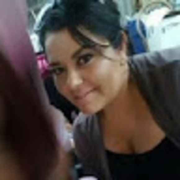 Profile Picture of Julie Piceno (@picenojulie8) on Poshmark