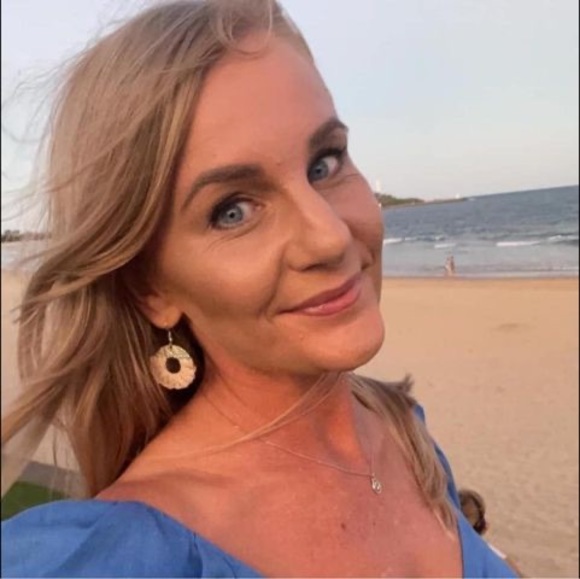 Profile Picture of Shae Marcuzzi (@shaecuzzi) on Poshmark