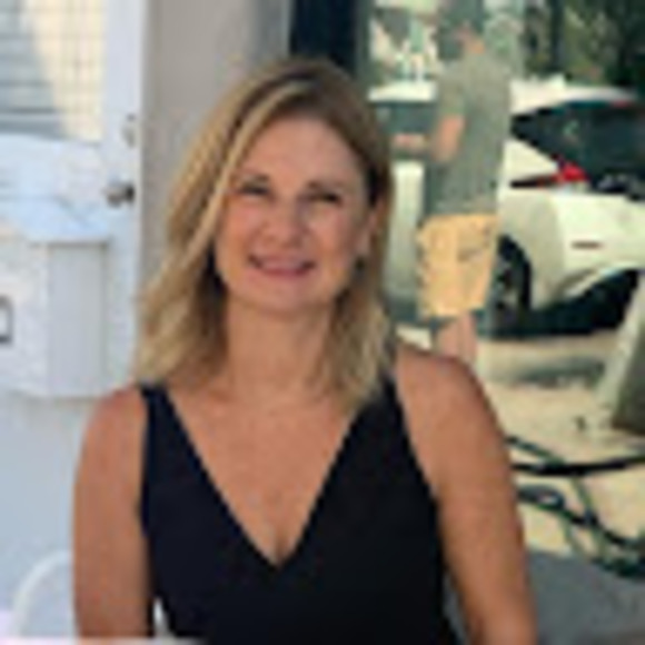 Profile Picture of Erika Morse (@erikanmorse) on Poshmark
