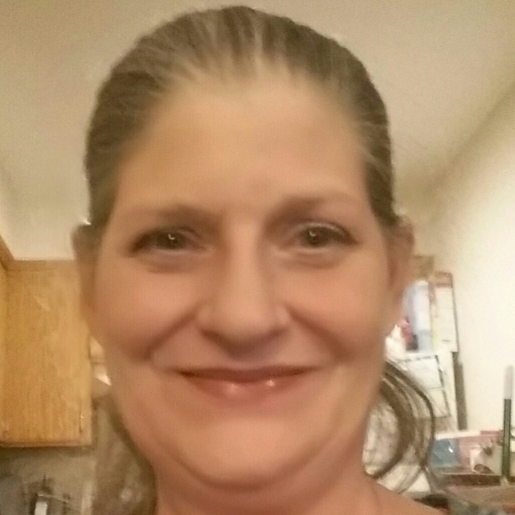 Profile Picture of Julia Sweet (@jes1982) on Poshmark