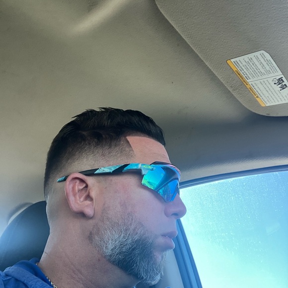 Profile Picture of Howard Carreira (@howardcarreira) on Poshmark