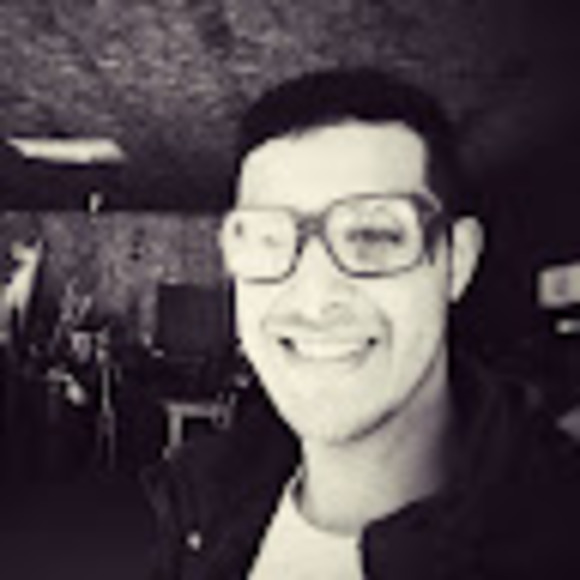 Profile Picture of Carlos Luz (@carlosluz541) on Poshmark