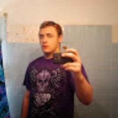 Profile Picture of JUSTIN HOBGOOD (@est_19_xx) on Twitter