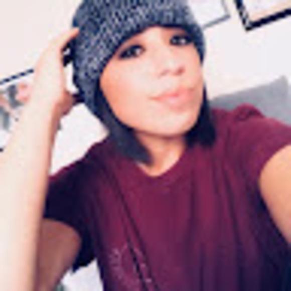Profile Picture of Colie Archuleta (@coliecoles) on Poshmark