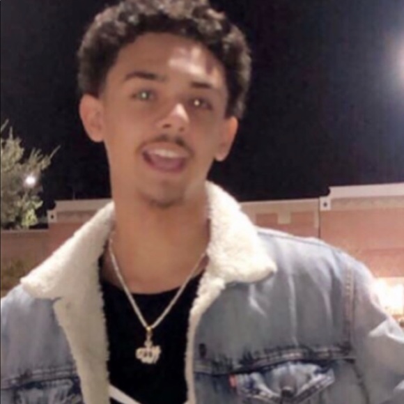 Profile Picture of Samer Hussein (@thesamerhussein) on Poshmark