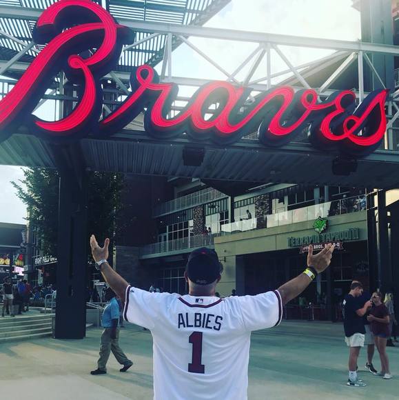 Profile Picture of Albie Favero (@albiefavero) on Poshmark