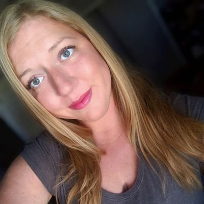 Profile Picture of Karen Ackerman (@msgiggles90) on Twitter