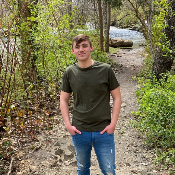 Profile Picture of Seth Murphy (@smurphy2413) on Poshmark