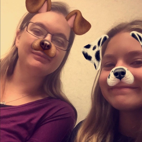 Profile Picture of Shay Hanson (@shayyhansonn) on Poshmark