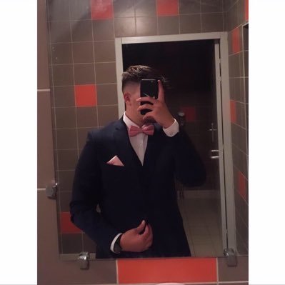 Profile Picture of SC 🦂 (@StephenChaves10) on Twitter