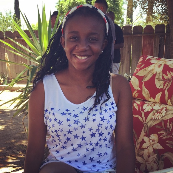 Profile Picture of Alaina Gibson (@shealovestoshop) on Poshmark