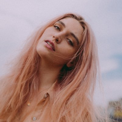 Profile Picture of Nicole Mignano (@mignanoni) on Twitter