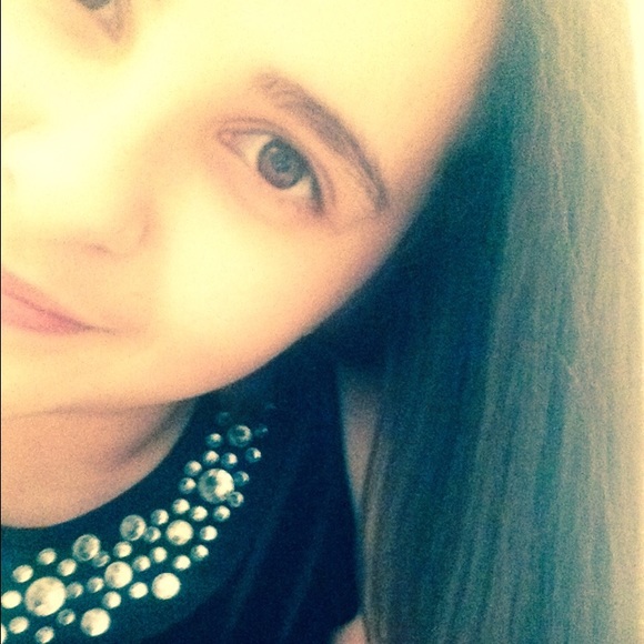 Profile Picture of Daisy Sanchez (@sanchezdaisy) on Poshmark