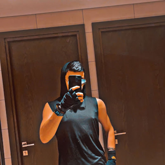 Profile Picture of Ahmed Alrawi (@rawi6797) on Poshmark