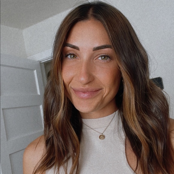 Profile Picture of Bekah Brendis (@bekahbrendis) on Poshmark