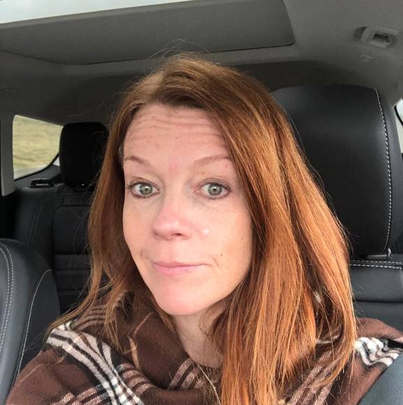 Profile Picture of Dayna Drollinger (@ddrollin) on Poshmark
