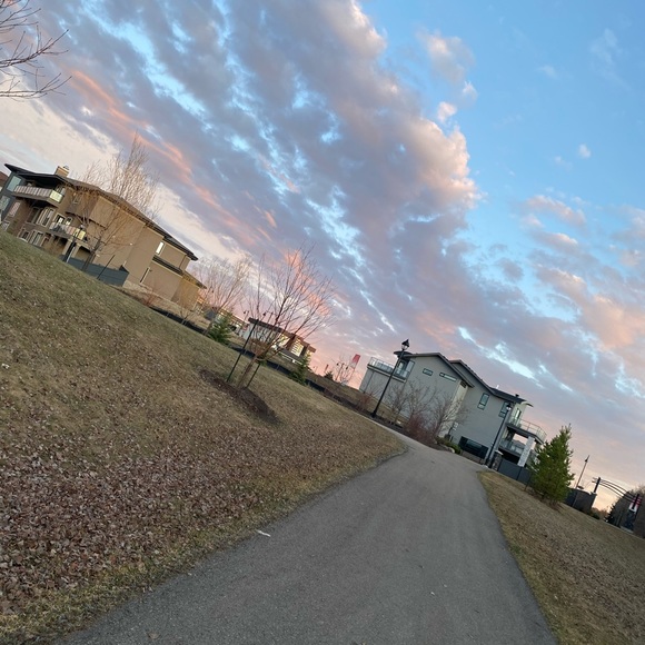 Profile Picture of Man Luo (@mandyluo_) on Poshmark