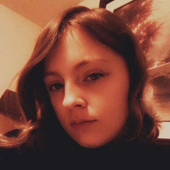 Profile Picture of Tori Newton (@tori_newton) on Poshmark