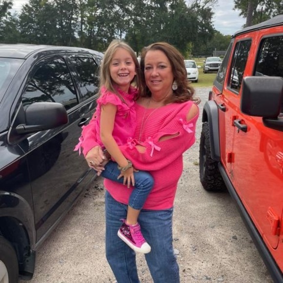 Profile Picture of Lisa Kolb-bean (@lbean42) on Poshmark