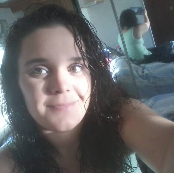 Profile Picture of Carolyn Wicker (@carolyn198500) on Poshmark