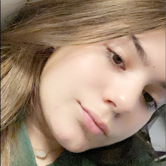 Ava Austin - Poshmark Profile Picture of Ava Austin (@ava_a17) on Poshmark