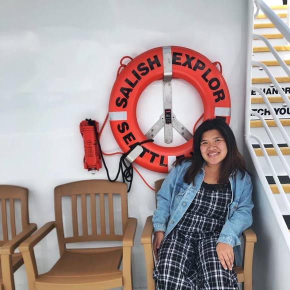 Profile Picture of Lucia Vu (@tthatscoool) on Poshmark