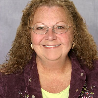 Profile Picture of Julia Stutz (@juliap116) on Twitter