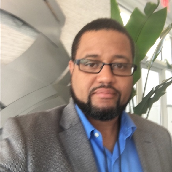 Profile Picture of Ronald Graham (@ronagraham2003) on Poshmark