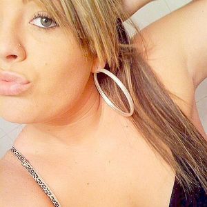 Profile Picture of Christina Julia (@christinaluvsu90) on Myspace