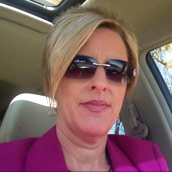 Profile Picture of Alice Simmons (@asimmons16) on Poshmark