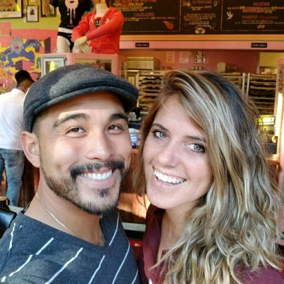 Profile Picture of Danielle Teece (@dteece7) on Poshmark