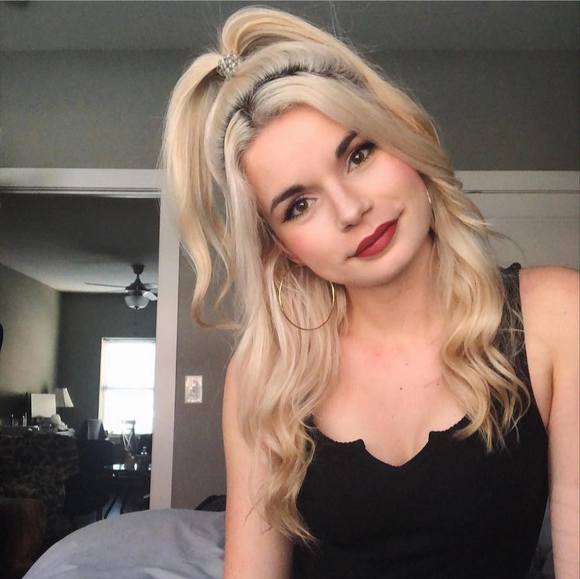 Profile Picture of Jenna Osborne (@lovejennaboo3) on Poshmark
