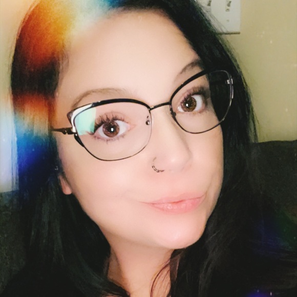 Profile Picture of Megan Beckham (@meganbeckham) on Poshmark