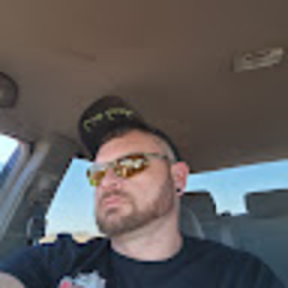 Profile Picture of Joe Ackerman (@joeackerman045) on Poshmark