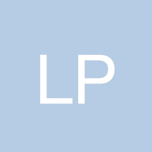 Profile Picture of Lori Pearce (@gracesmom7) on Poshmark