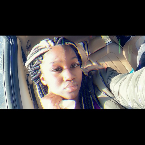 Profile Picture of Jamesha Nesmith (@jameshanesmith) on Poshmark