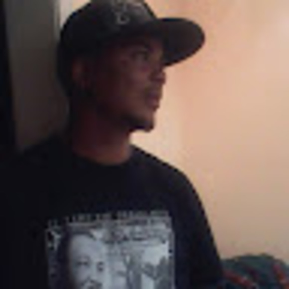 Profile Picture of Travis Stevens (@travatrav87) on Poshmark