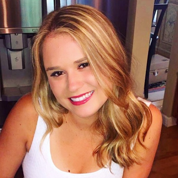 Profile Picture of Cassandra Jordan (@casq) on Poshmark
