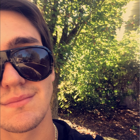 Kyle Pahler - Poshmark Profile Picture of Kyle Pahler (@kylepahler) on Poshmark