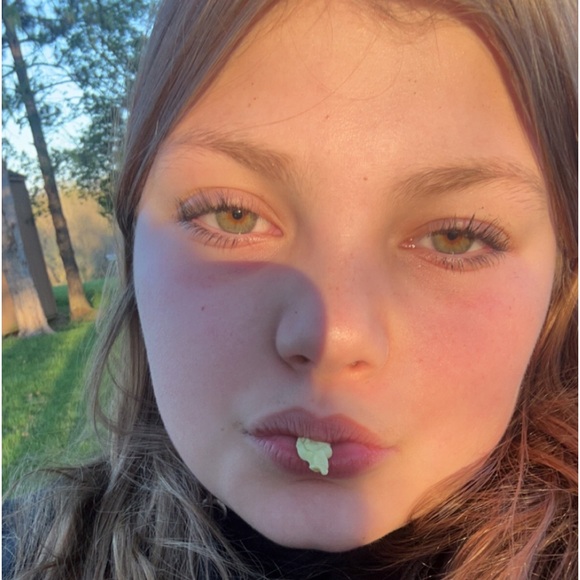 Profile Picture of Ava Schmidt (@avaschmidt726) on Poshmark