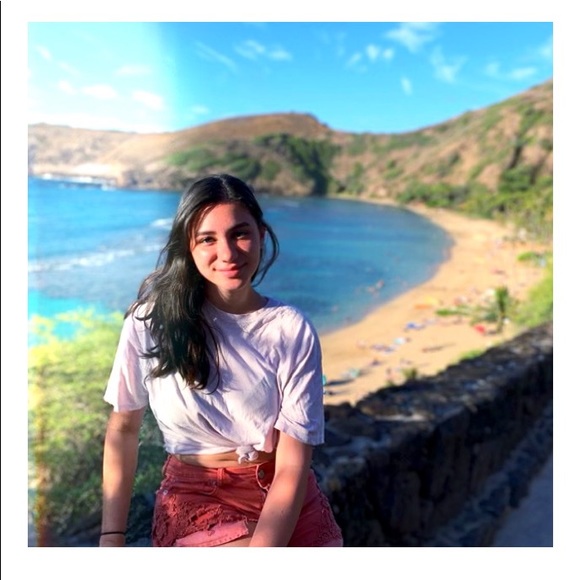 Profile Picture of Asia Piskorski (@okalani121) on Poshmark