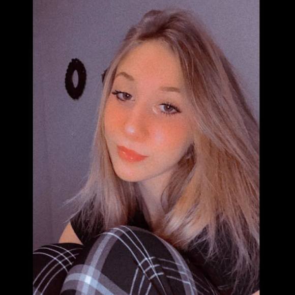 Profile Picture of Haley Hruza (@haleyhruza) on Poshmark