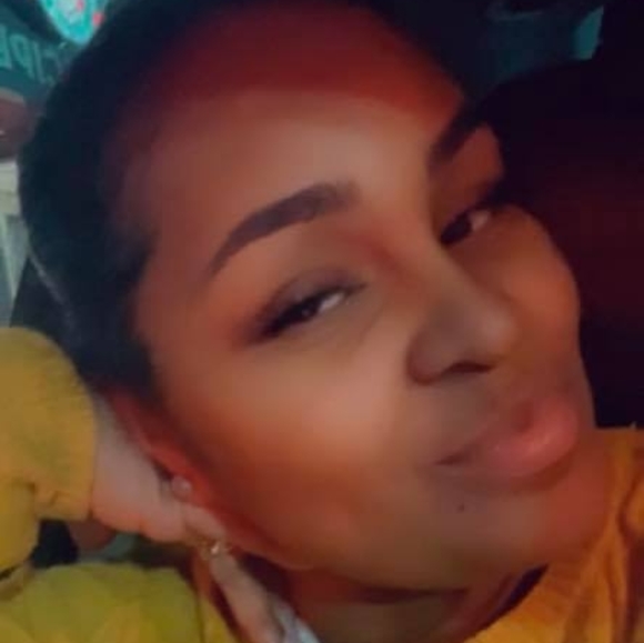 Profile Picture of Jobbie Livingston (@prettyjobe) on Poshmark
