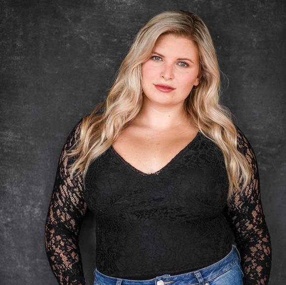 Profile Picture of Kourtney Maddern (@kmaddern) on Poshmark