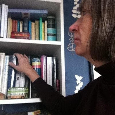 Profile Picture of Pam Robertson (@bookslifethings) on Twitter