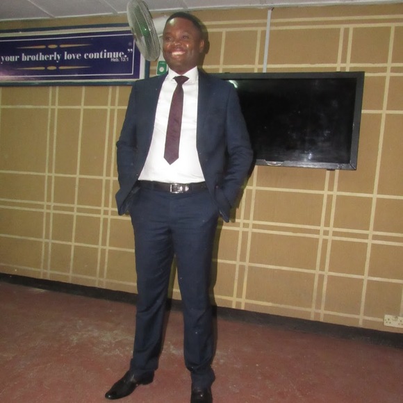 Profile Picture of Russell Onyechere (@russell_o) on Poshmark