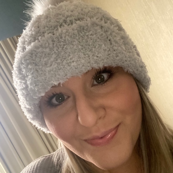 Profile Picture of Paige Cooley (@cooleyfamily09) on Poshmark