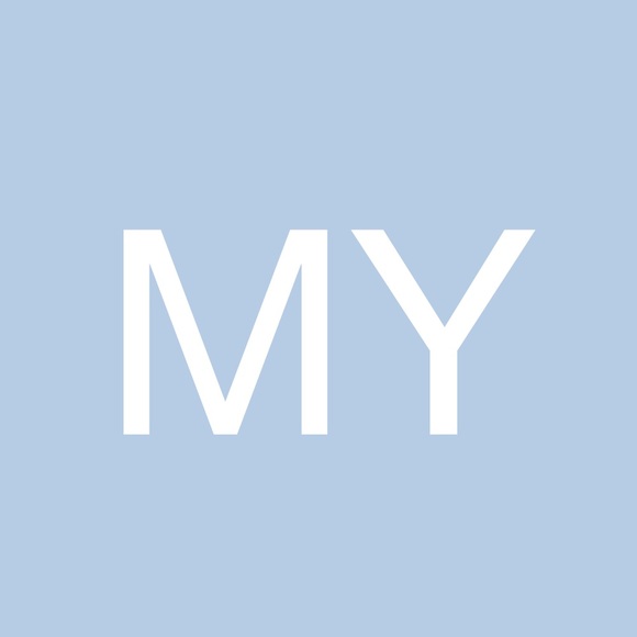 Profile Picture of Michelle Yax (@myax7310) on Poshmark