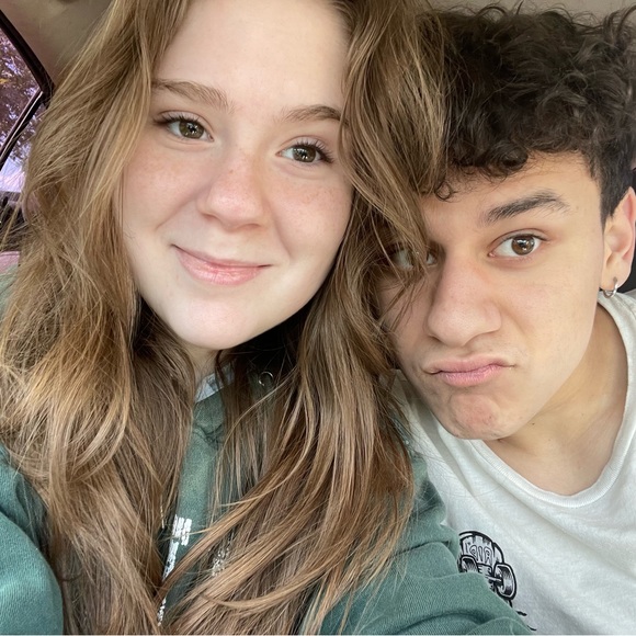 Julie Warzecha - Poshmark Profile Picture of Julie Warzecha (@juliewarzecha) on Poshmark